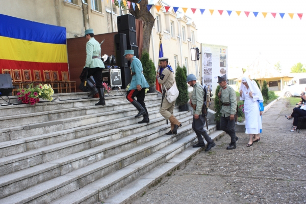 Ghidigeniul îi sărbătorește pe eroii sanitari ai comunei