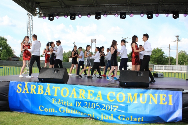 Program artistic sustinut de elevii scolilor din comuna Ghidigeni (21 mai 2017)(foto 38)