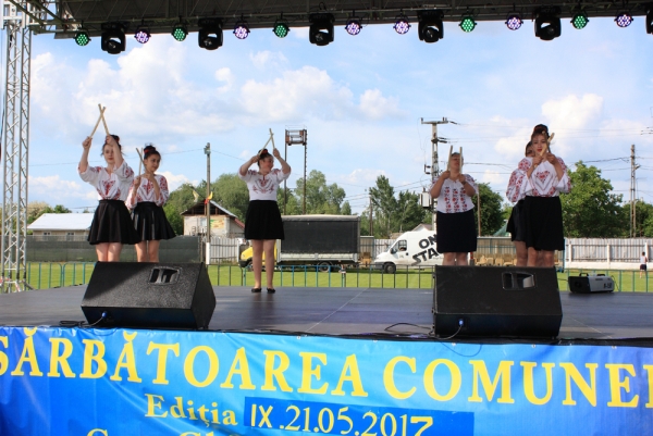 Program artistic sustinut de elevii scolilor din comuna Ghidigeni (21 mai 2017)(foto 41)