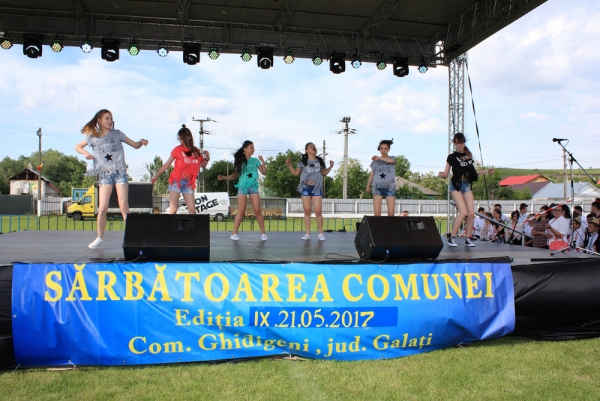 Program artistic sustinut de elevii scolilor din comuna Ghidigeni (21 mai 2017)(foto 49)