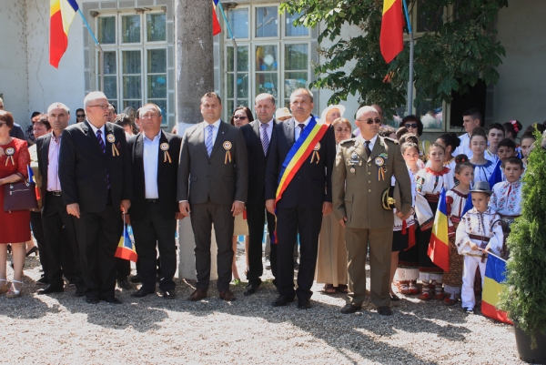 Ceremonial religios la Monumentul Eroilor din comuna Ghidigeni