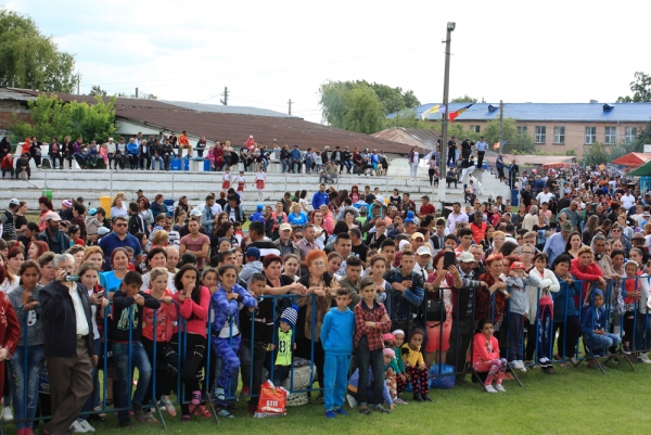 Program artistic sustinut de elevii scolilor din comuna Ghidigeni (21 mai 2017)(foto 30)