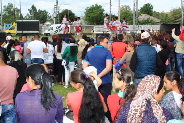 Program artistic sustinut de elevii scolilor din comuna Ghidigeni (21 mai 2017)(foto 32)